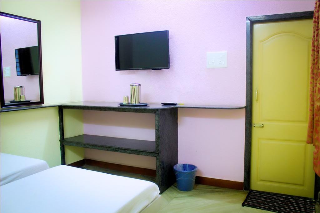 Pms Guest House Pondicherry Exterior foto